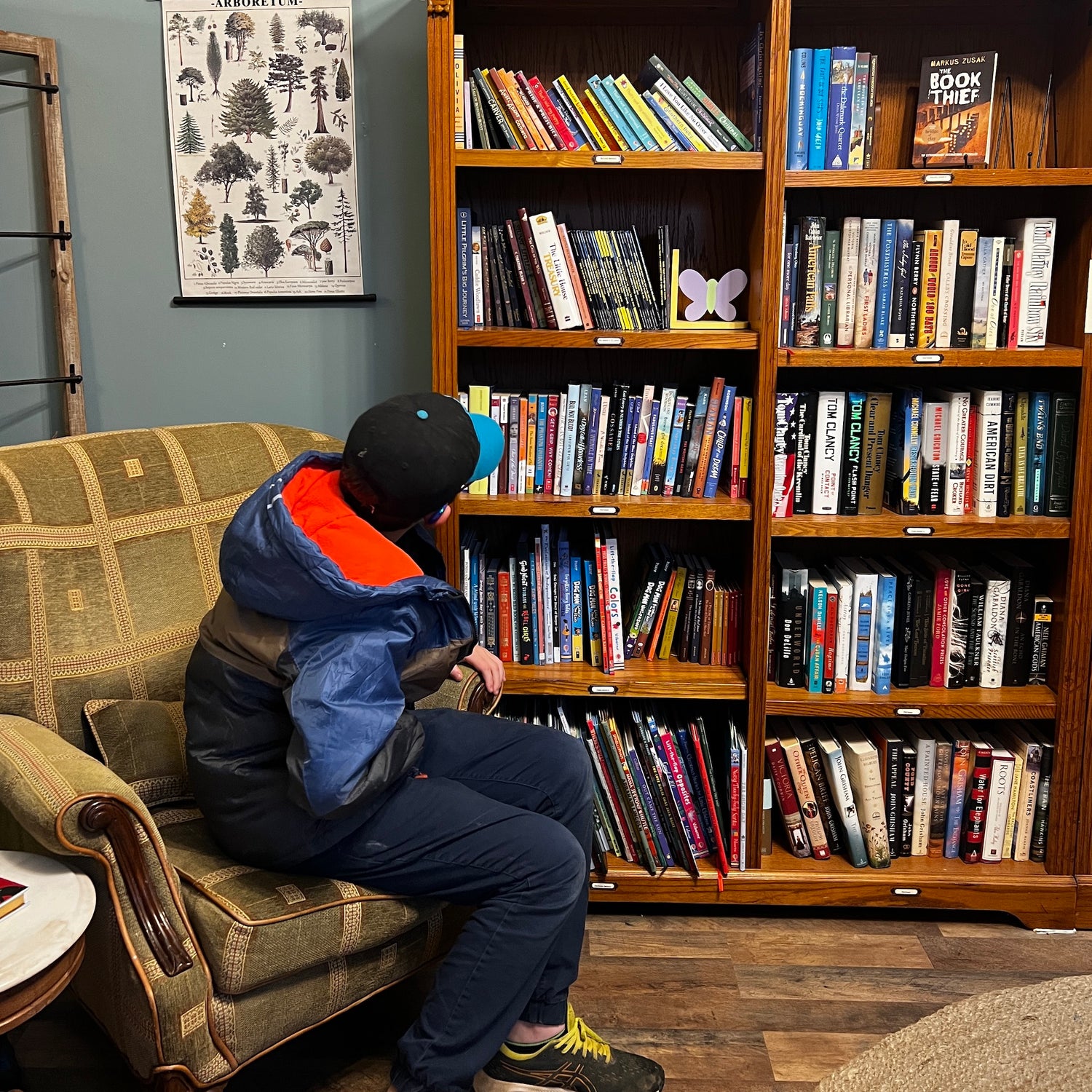 Library Tips & Tricks for Homeschool Families [Free Booklist]